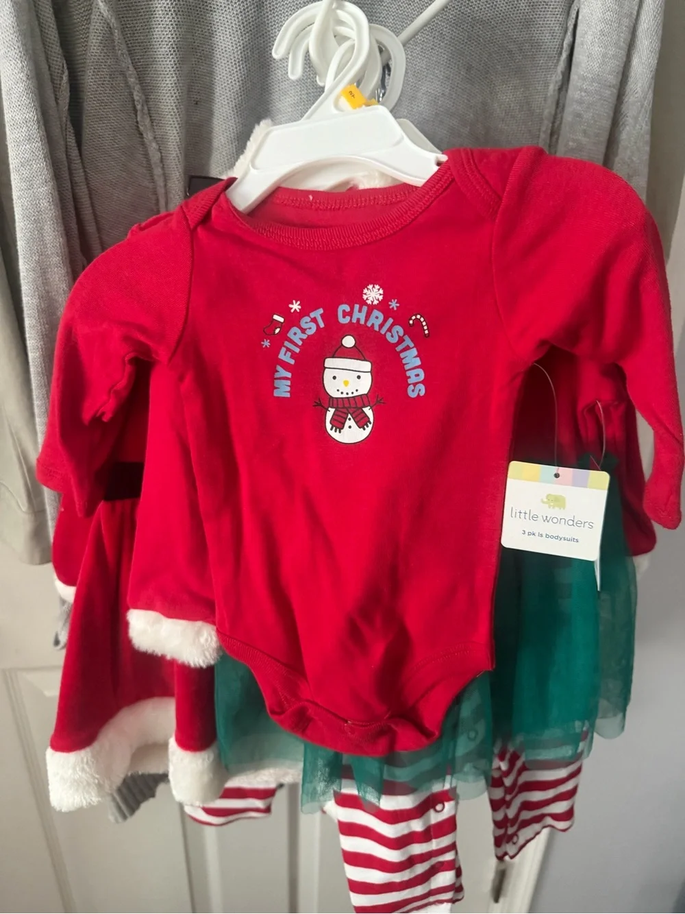 Little wonders baby 3 pack Long sleeve bodysuit onesie size 0-3 Month